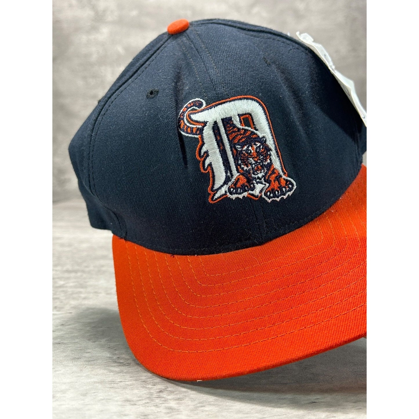 Vintage 90s Detroit Tigers MLB Embroidered Logo Baseball Snapback Hat OSFA