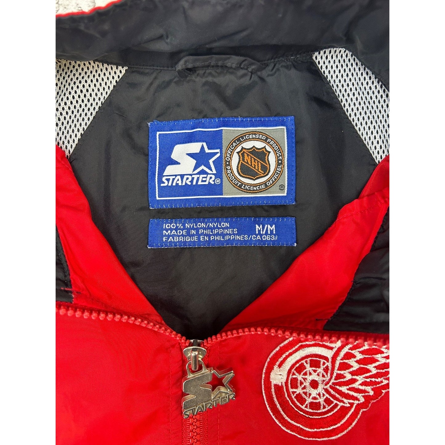 Vintage 90s Detroit Red Wings NHL Embroidered Starter Nylon Jacket Size Medium