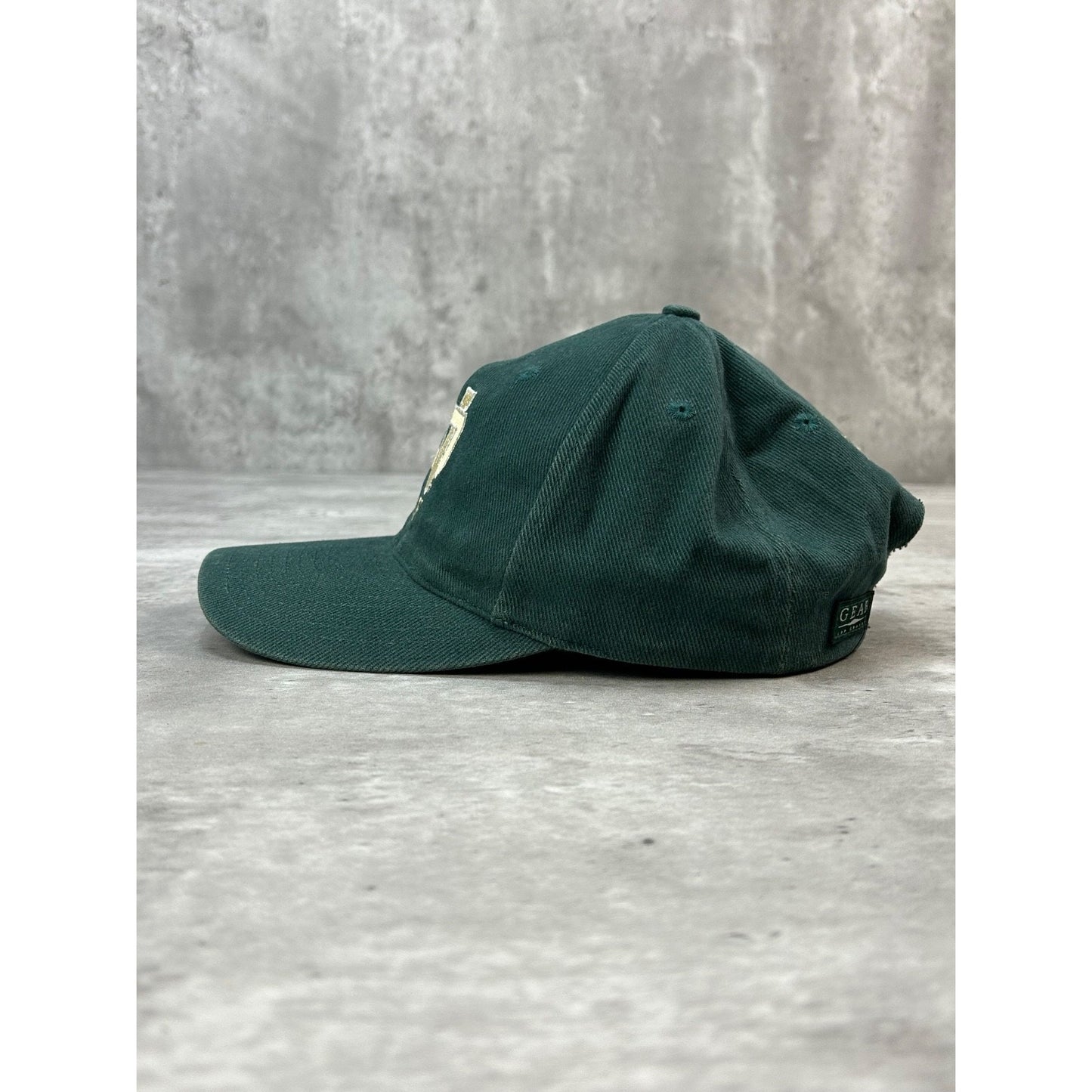 Vintage 90s Notre Dame Fighting Irish NCAA Golf Embroidered Strapback Hat OSFA