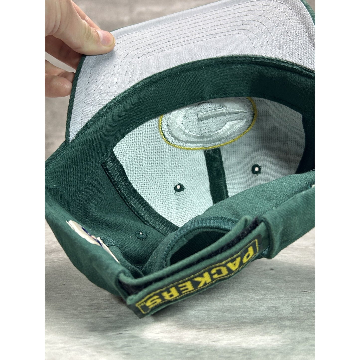 Vintage 90s Green Bay Packers NFL Embroidered Logo Strapback Hat OSFA Green