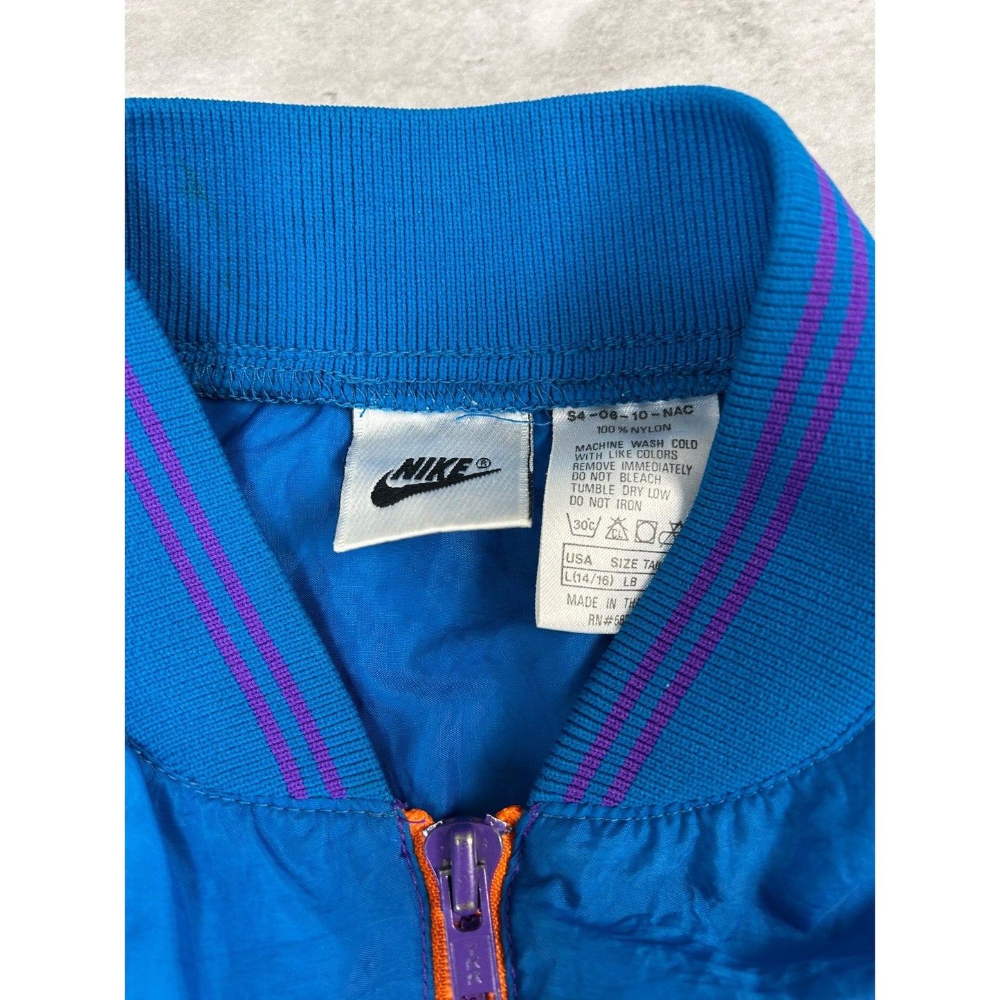 Vintage 80s/90s Nike Graphic Spellout Swoosh Nylon Windbreaker Jacket YOUTH L