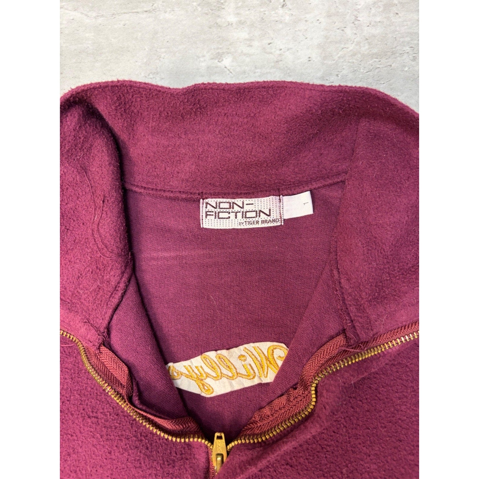 Vintage 90s Queens University Embroidered Logo 1/4 Zip Sweatshirt Size XL