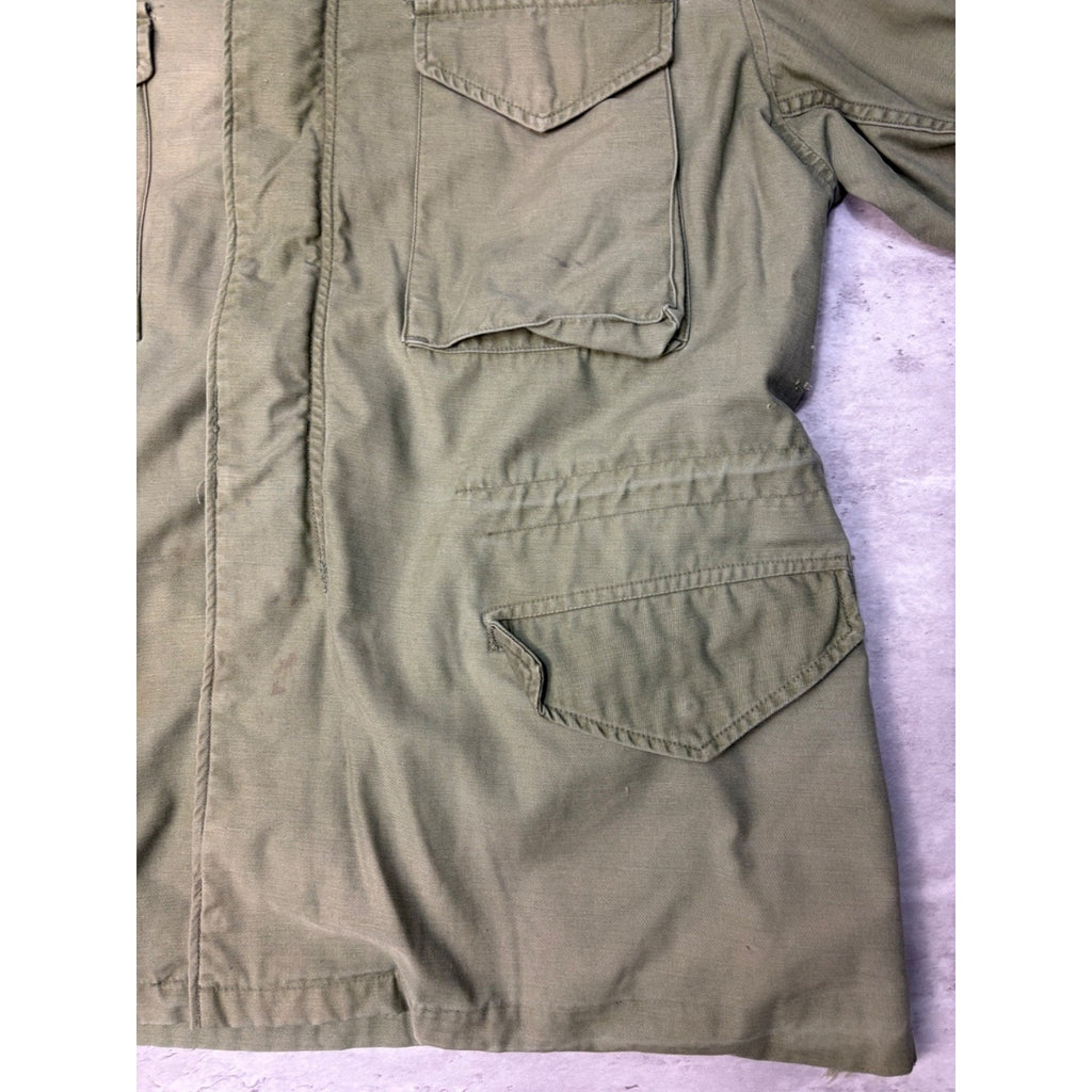 Vintage 1960s US Military M-65 Multi Pockey Long Jacket Size Large