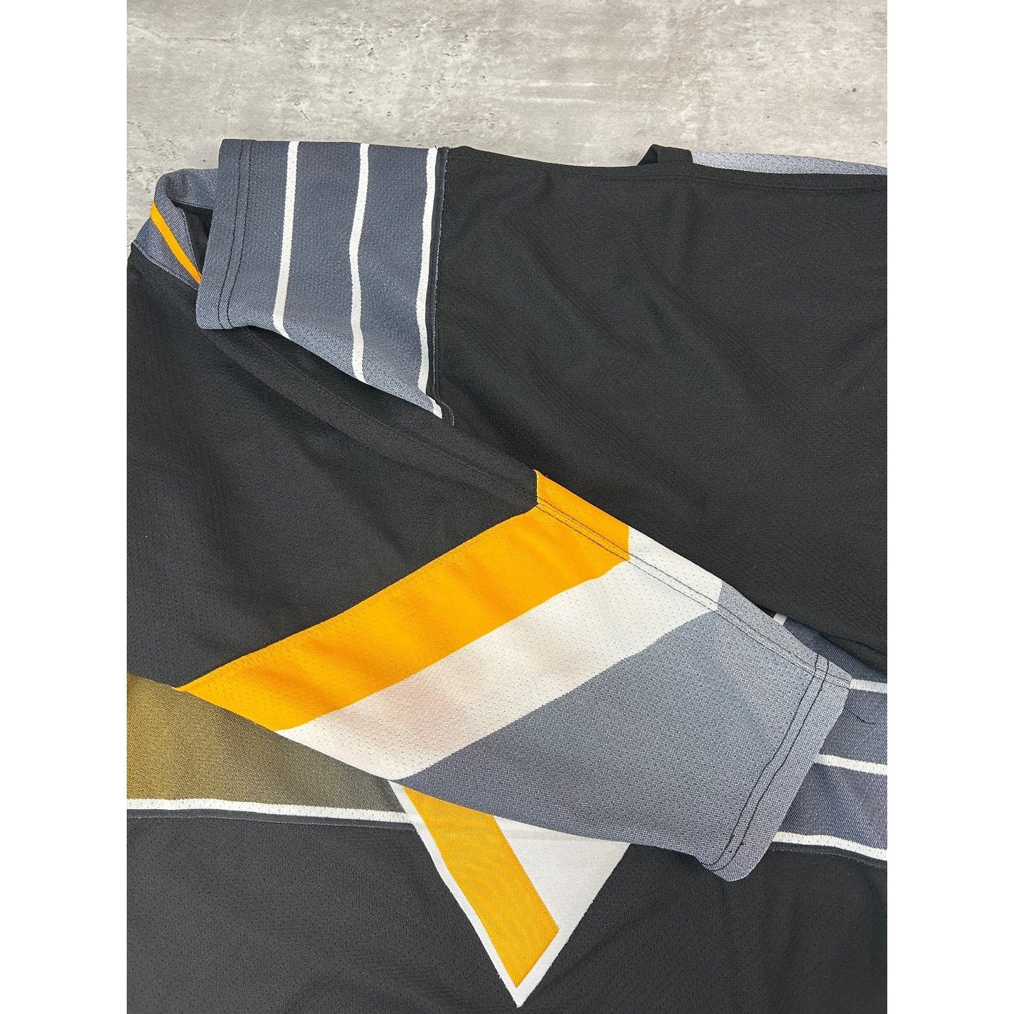 Vintage 90s Pittsburgh Penguins NHL Stitched CCM Hockey Jersey Size XL