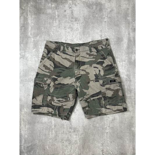 Vintage Wrangler Woodland Camo Workwear Cargo Shorts Size 38