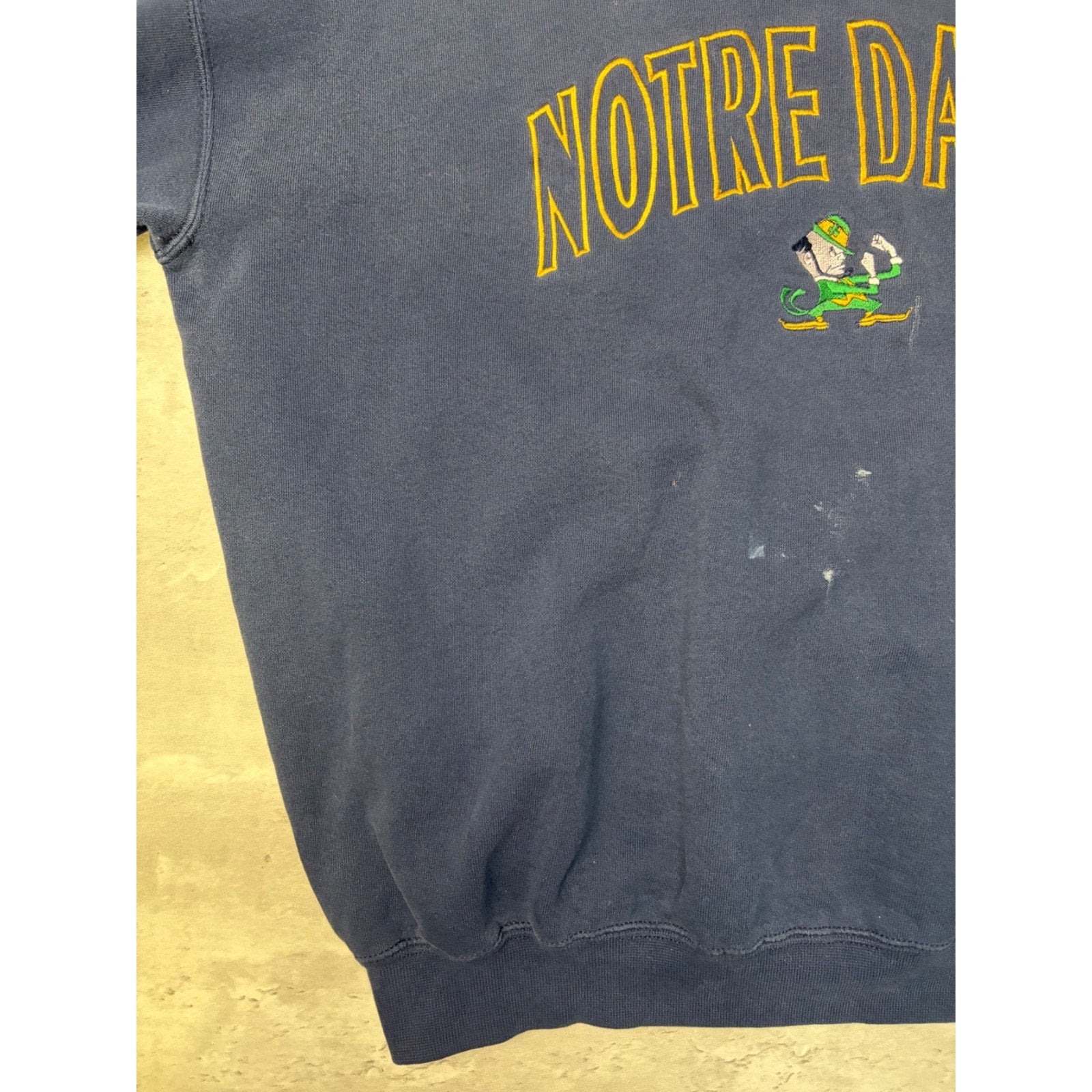 Vintage Notre Dame Fighting Irish Embroidered Spellout Logo Sweatshirt Size XL