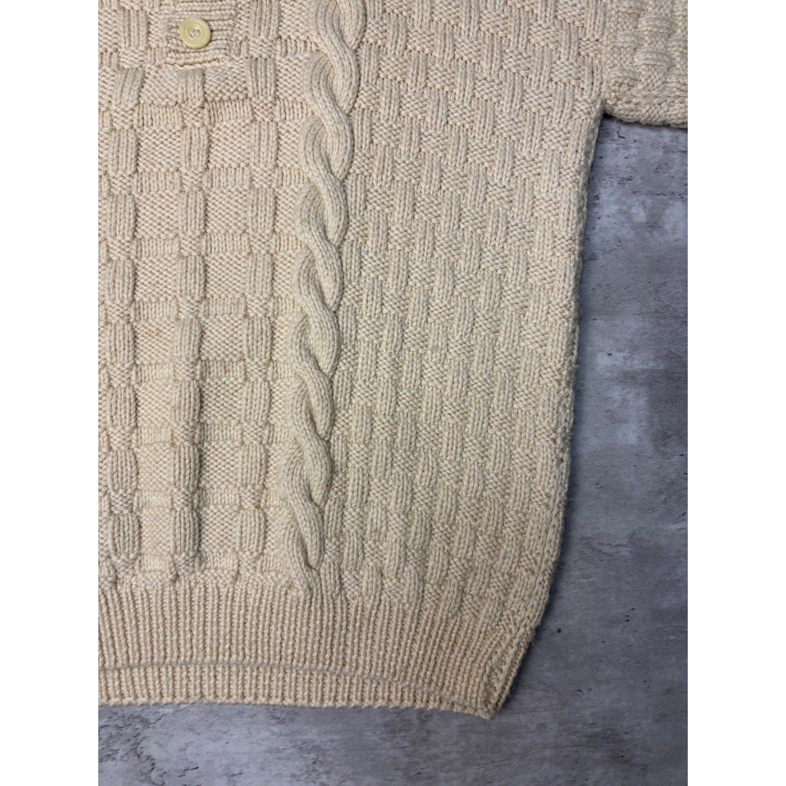 Vintage 80s/90s Cable Knit 1/4 Button Beige Knit Sweater Size Medium