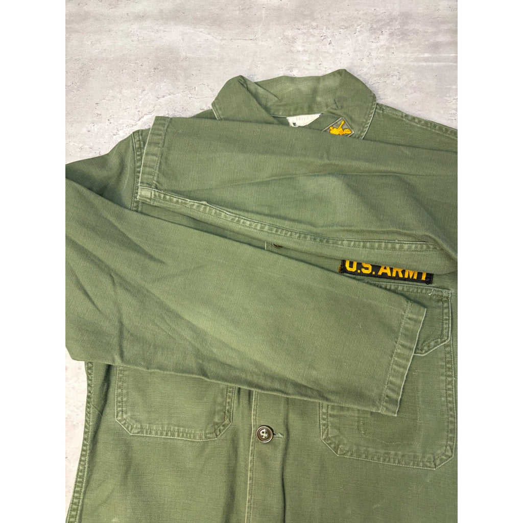 Vintage 1960s US Army OG 107 Patched Military Button Up Shirt Size Medium