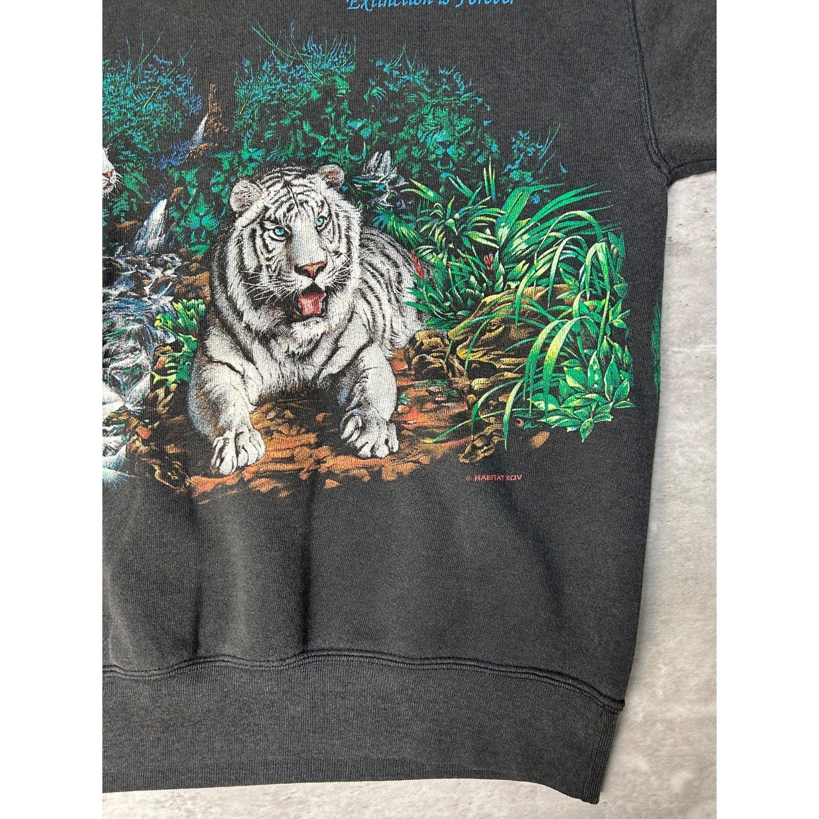 Vintage 90s White Tiger Animal Nature Jungle Graphic Sweatshirt Size Large