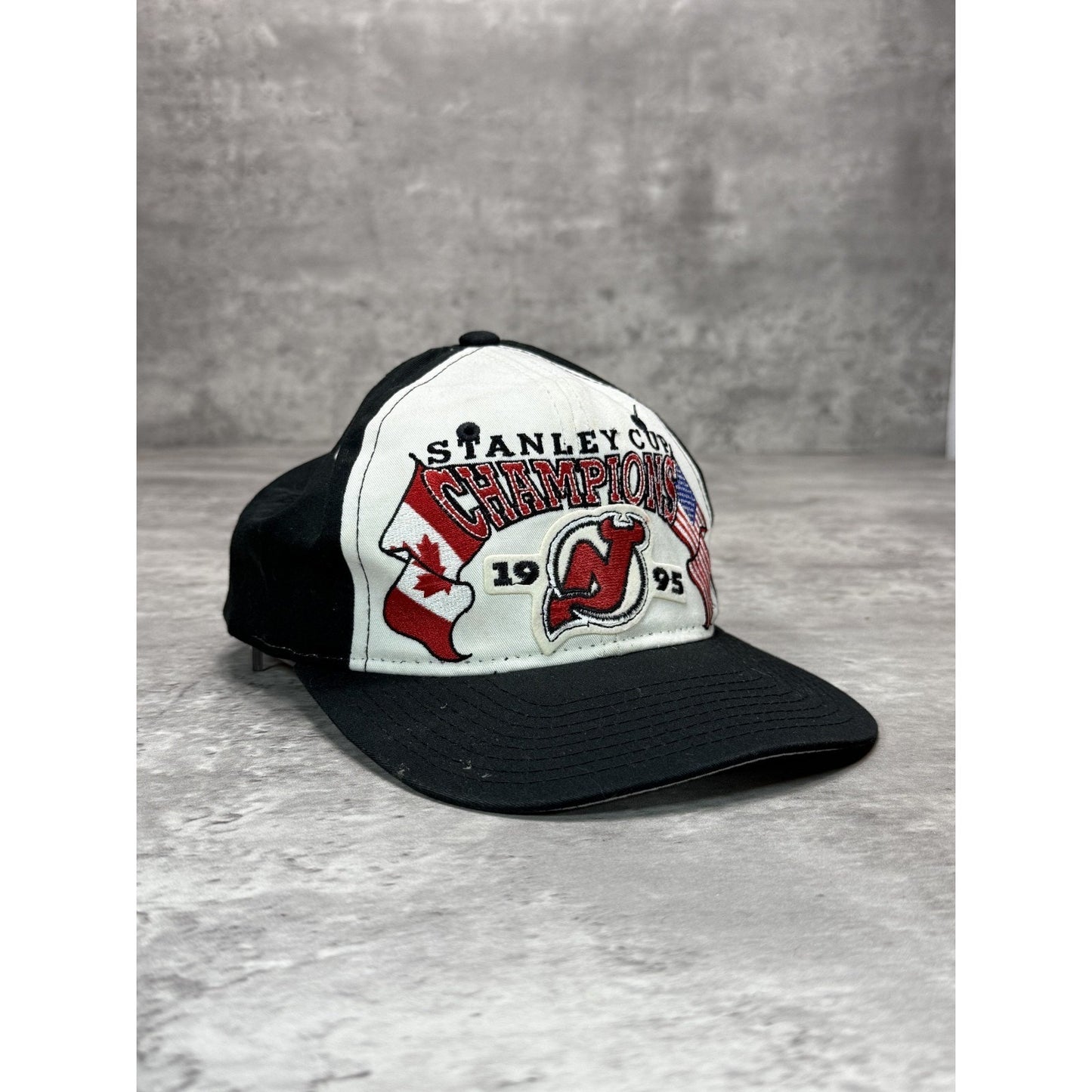 Vintage 1995 New Jersey Devils NHL Stanley Cup Champs Starter Snapback Hat OSFA