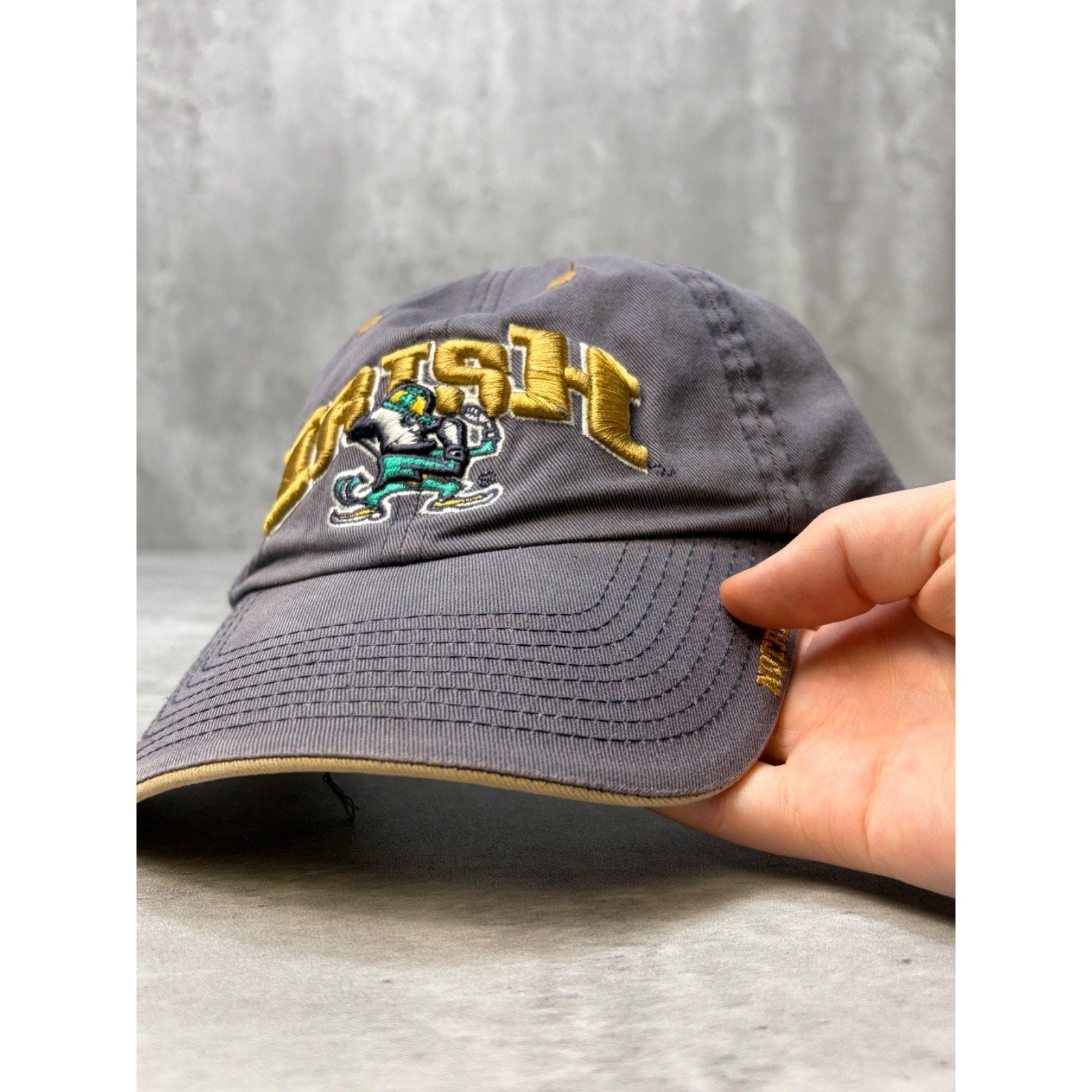 Vintage Notre Dame Fighting Irish NCAA Embroidered Logo Strapback Hat OSFA
