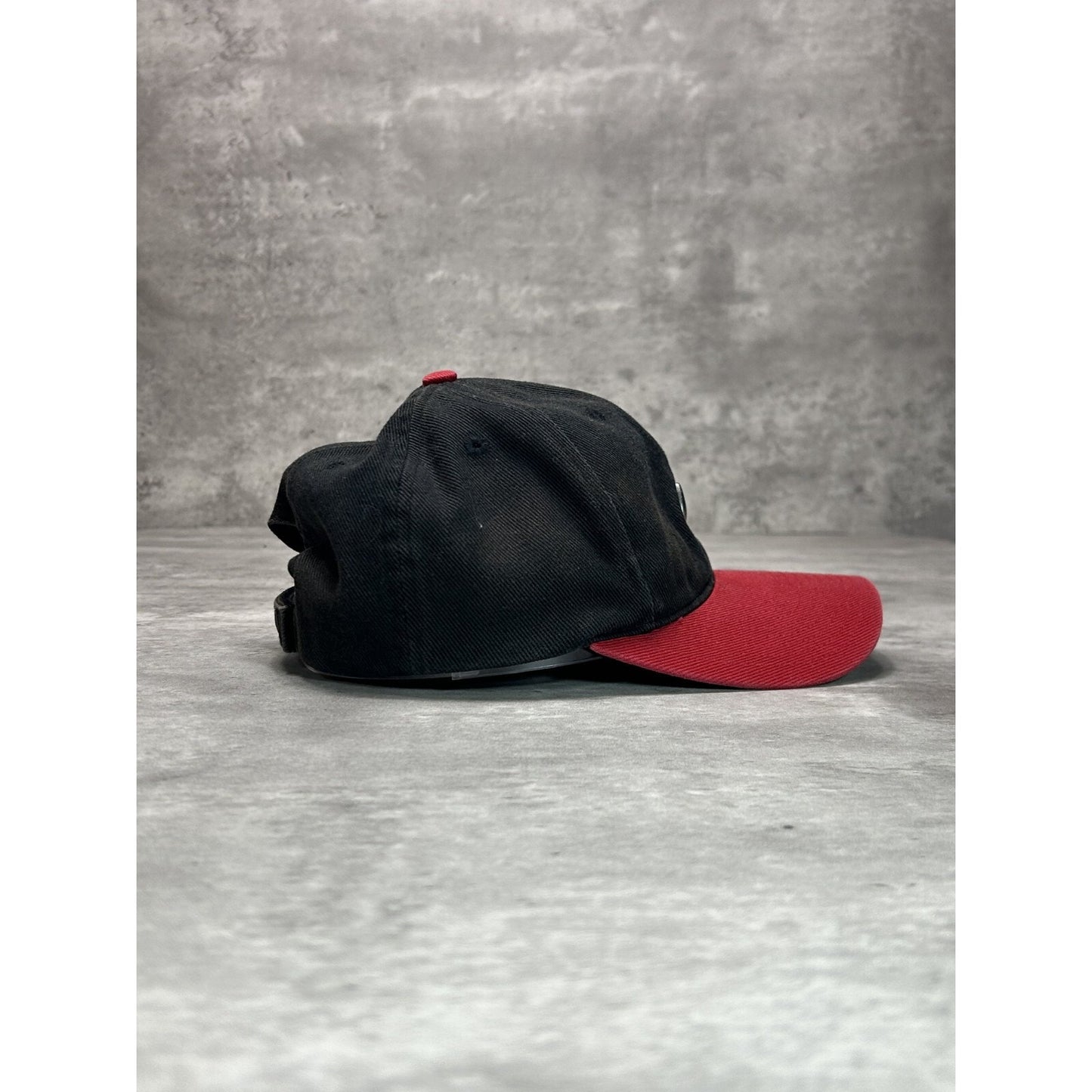 Vintage 2000s Tiger Woods Nike Metallic Swoosh Strapback Hat OSFA Black