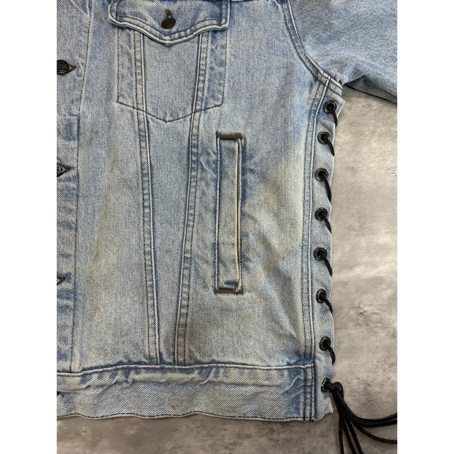 Vintage 2000s Harley Davidson Light Wash Denim Trucker Jacket Size Large Blue