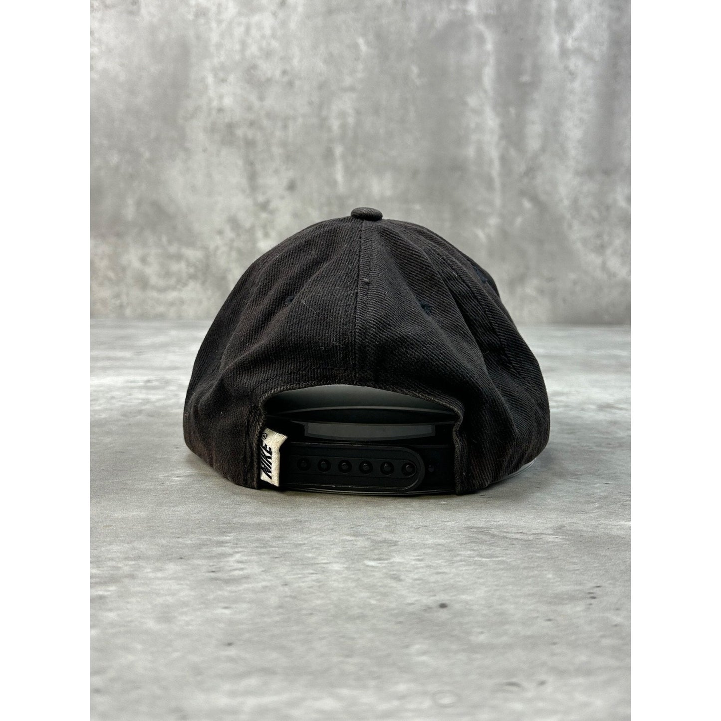 Vintage 90s Nike Embroidered Swoosh Black / White Snapback Hat OSFA