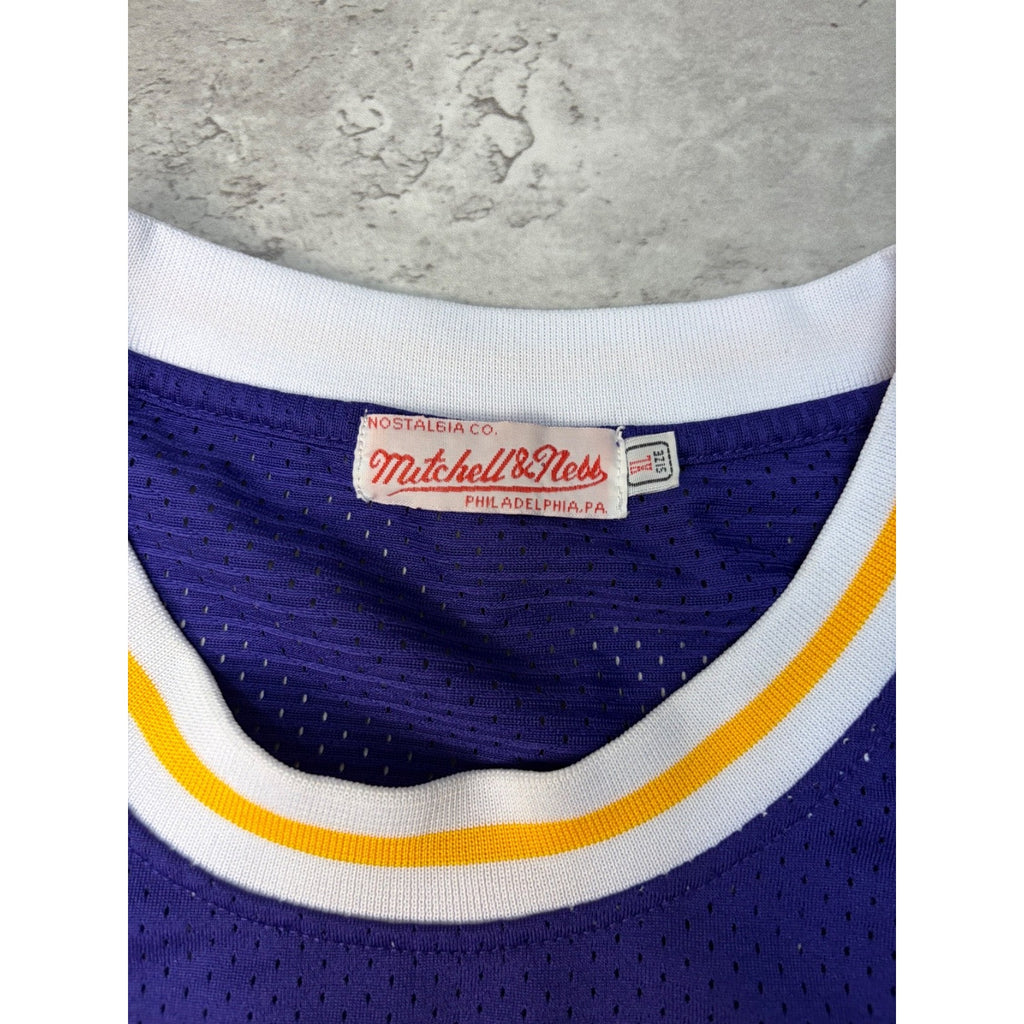 Vintage Kobe Bryant #8 Los Angeles Lakers NBA Mitchell & Ness Jersey Size XL