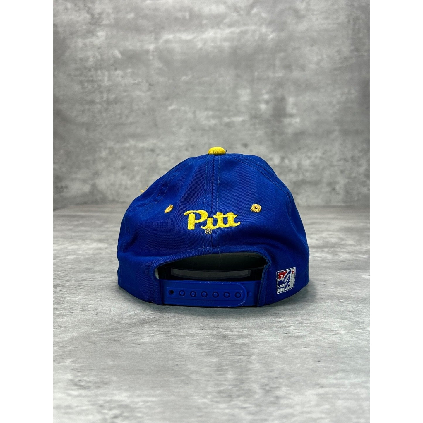 Vintage 90s Pitt Panthers NCAA Embroidered Spellout Snapback Hat OSFA