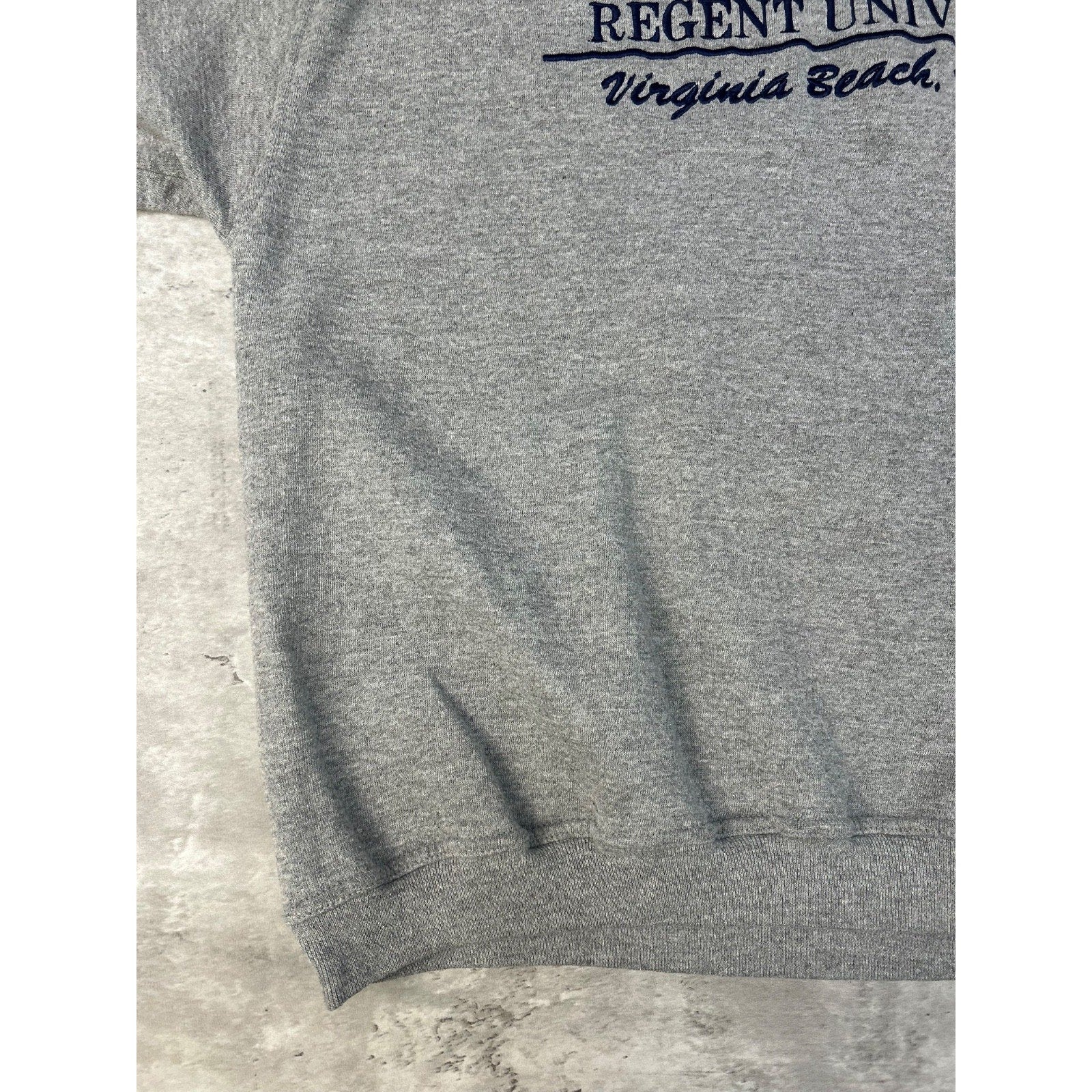Vintage Regent University NCAA Embroidered Spellout Collegiate Sweatshirt Sz XL