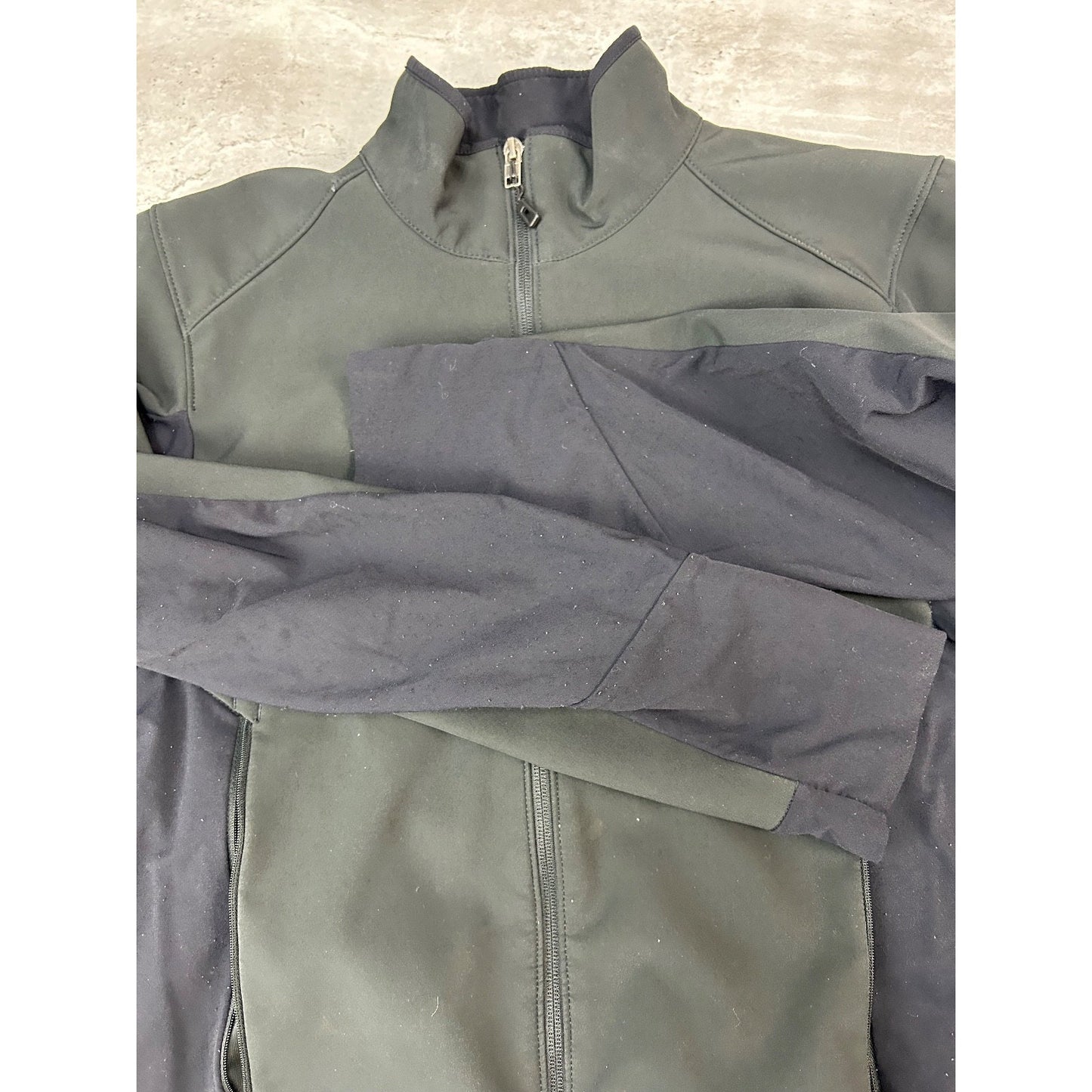 Vintage Patagonia Tonal Spellout Logo Nylon Full Zip Jacket Size Medium Black