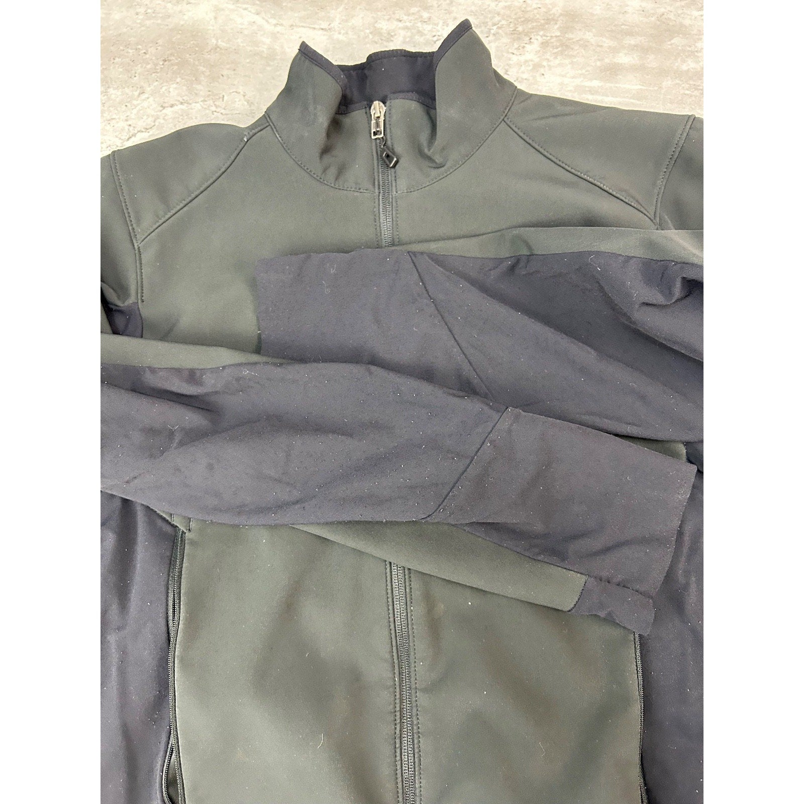 Vintage Patagonia Tonal Spellout Logo Nylon Full Zip Jacket Size Medium Black