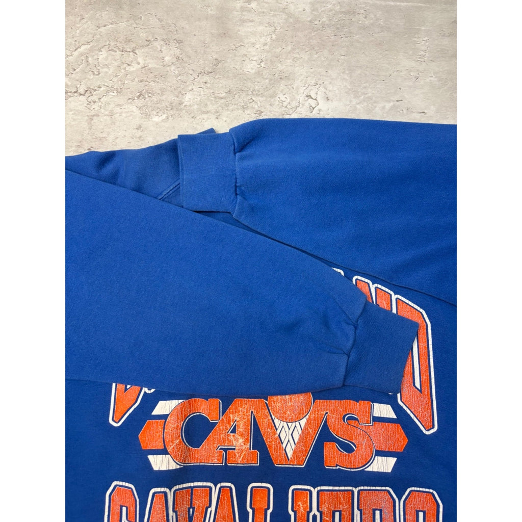 Vintage 80s/90s Cleveland Cavaliers NBA Graphic Spellout Sweatshirt Size Medium