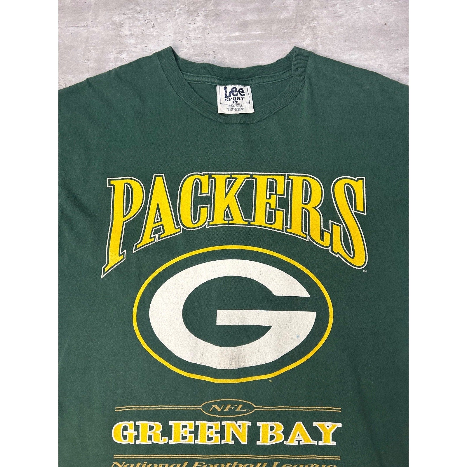 Vintage 1997 Green Bay Packers NFL Spellout Logo Graphic T-Shirt Size Large
