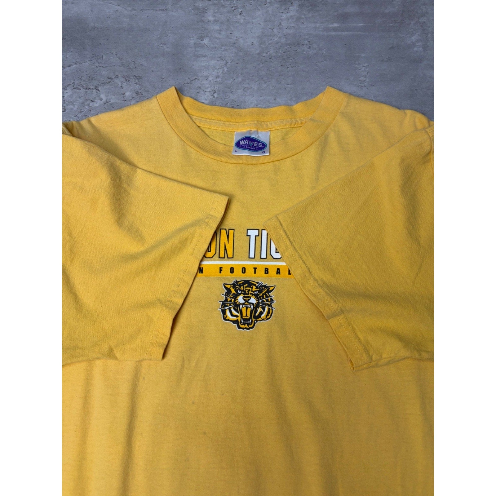 Vintage 2001 Hamilton Tiger Cats CFL Spellout Graphic Football T-Shirt Sz Large