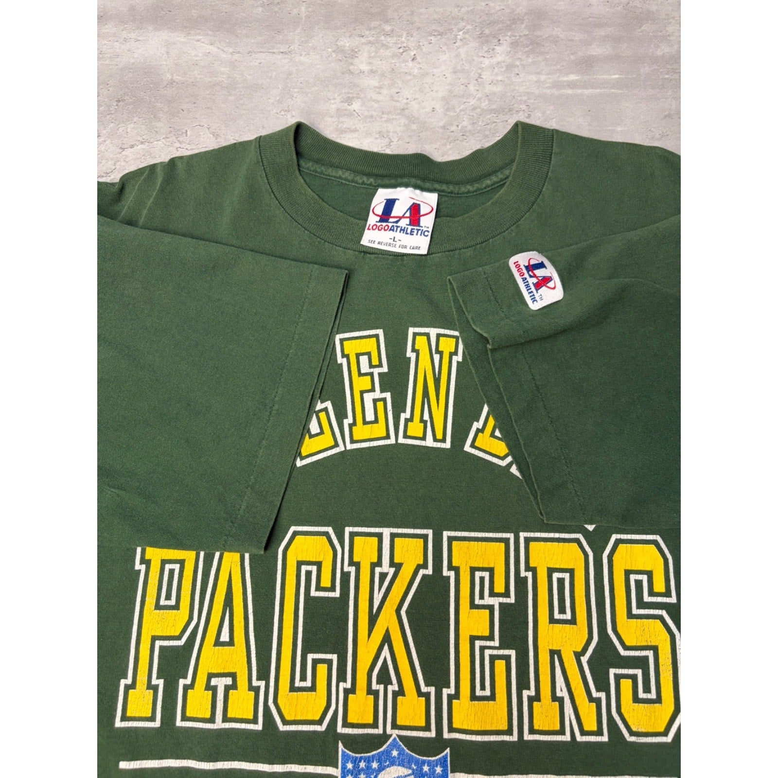 Vintage 1994 Green Bay Packers NFL Spellout Graphic Football T-Shirt Size Large