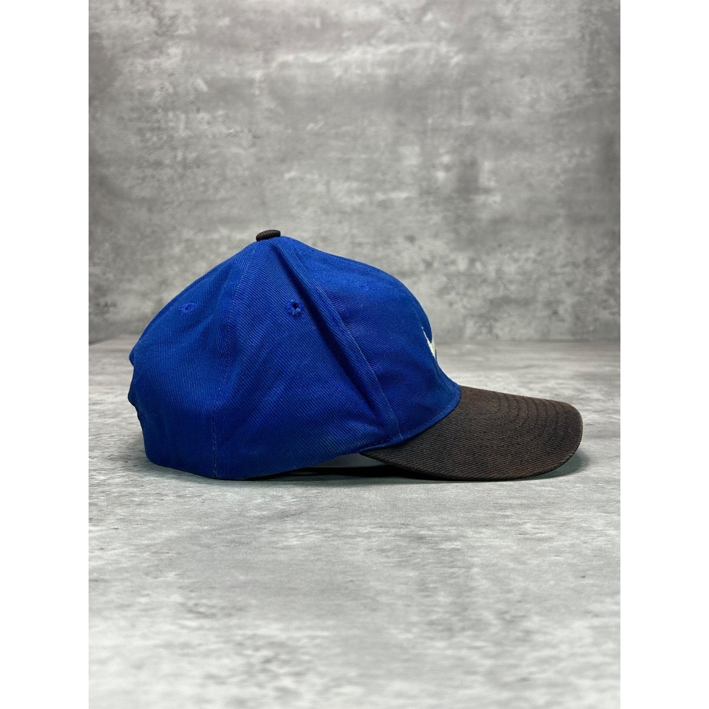 Vintage 90s Nike Embroidered Swoosh Two Tone Snapback Hat OSFA