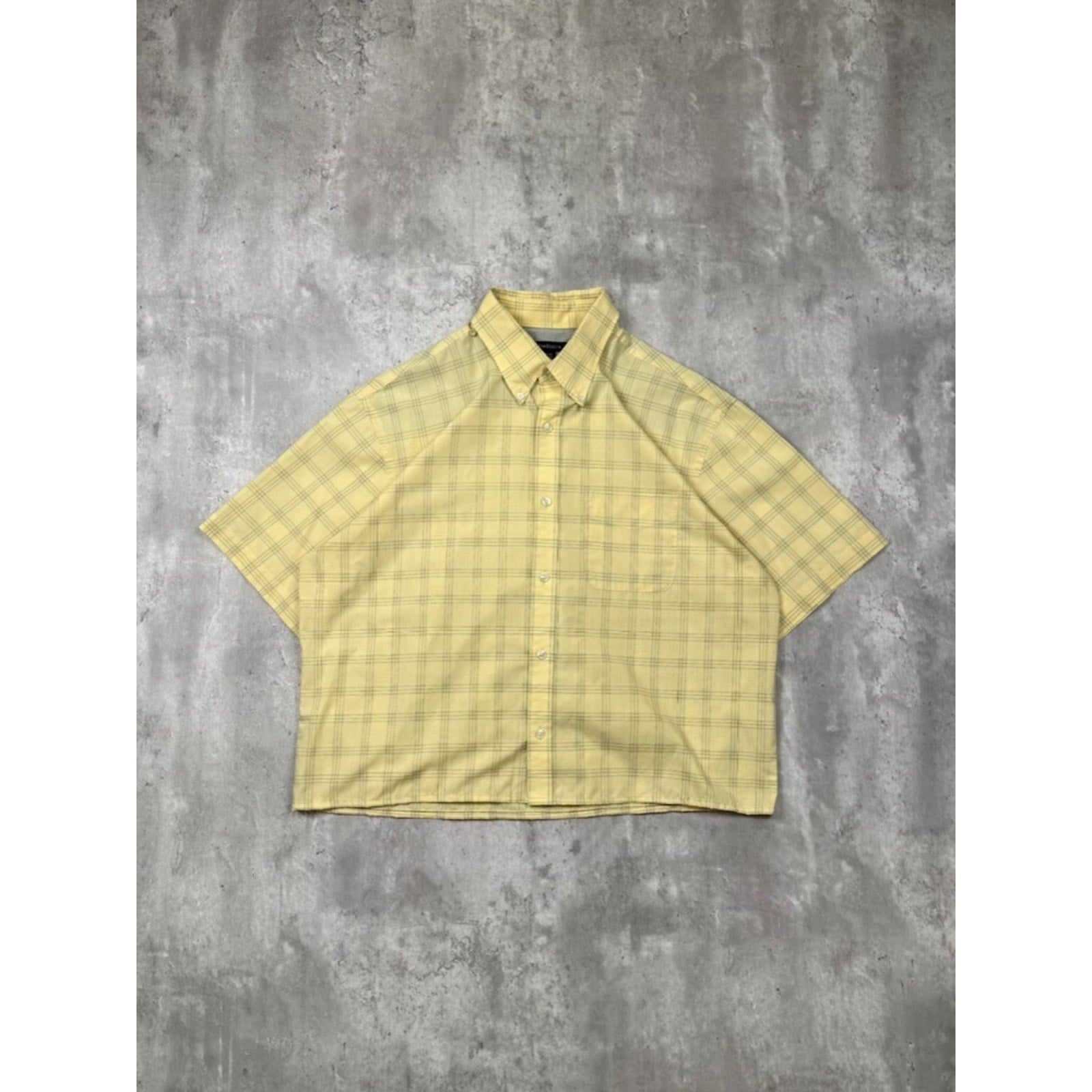 Vintage Van Heusen Plaid Single Pocket Cropped Button Up Shirt Size Large