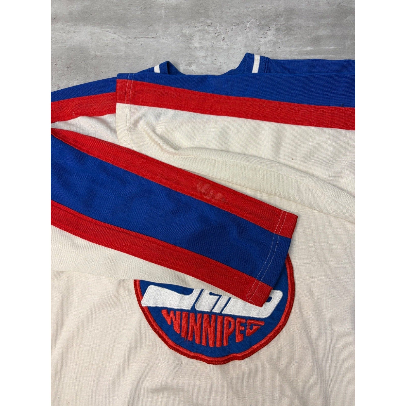Vintage 1970s/80s Winnipeg Jets NHL Stitched Hockey Jersey Size Medium