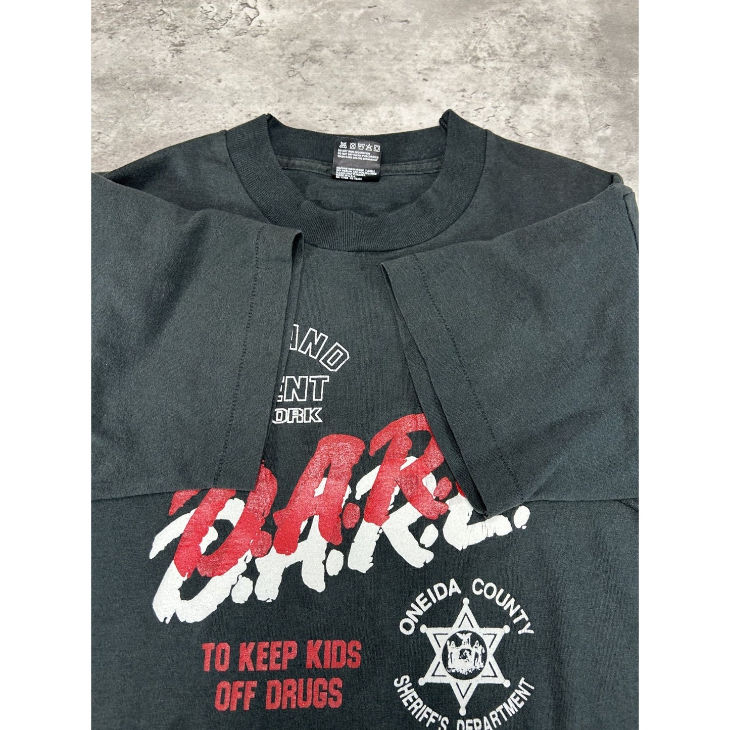 Vintage 80s/90s D.A.R.E Holland Patent Spellout Graphic T-Shirt Size Large