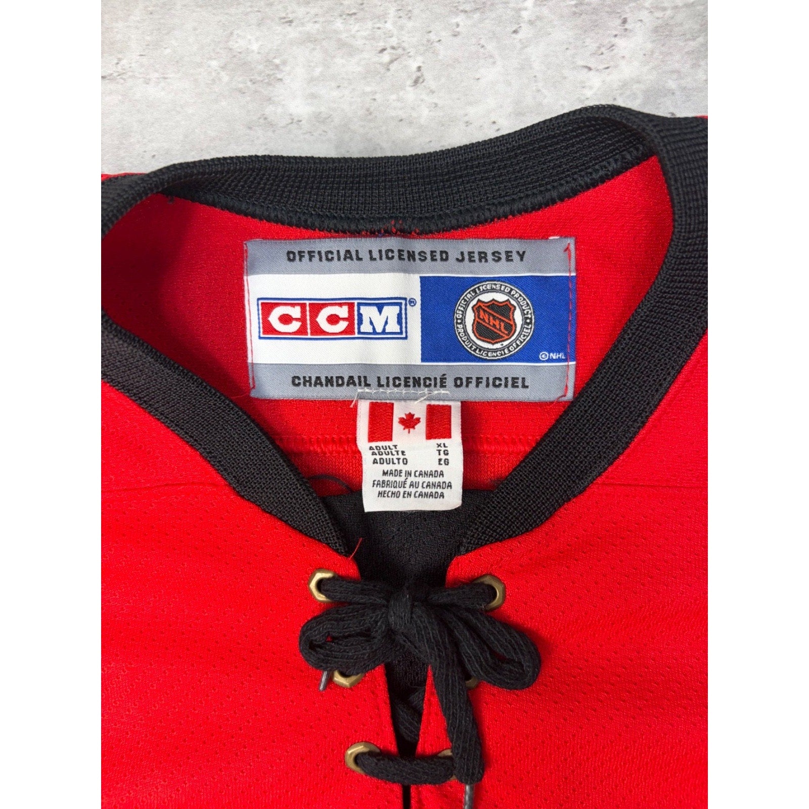 Vintage 90s Calgary Flames NHL CCM Stitched Hockey Jersey Size XL
