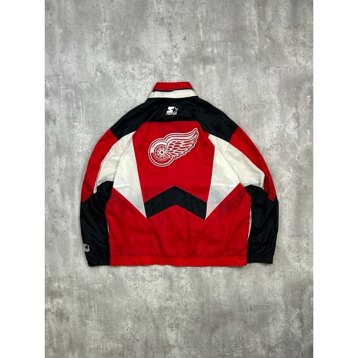 Vintage 90s Detroit Red Wings NHL Embroidered Starter Nylon Jacket Size Medium