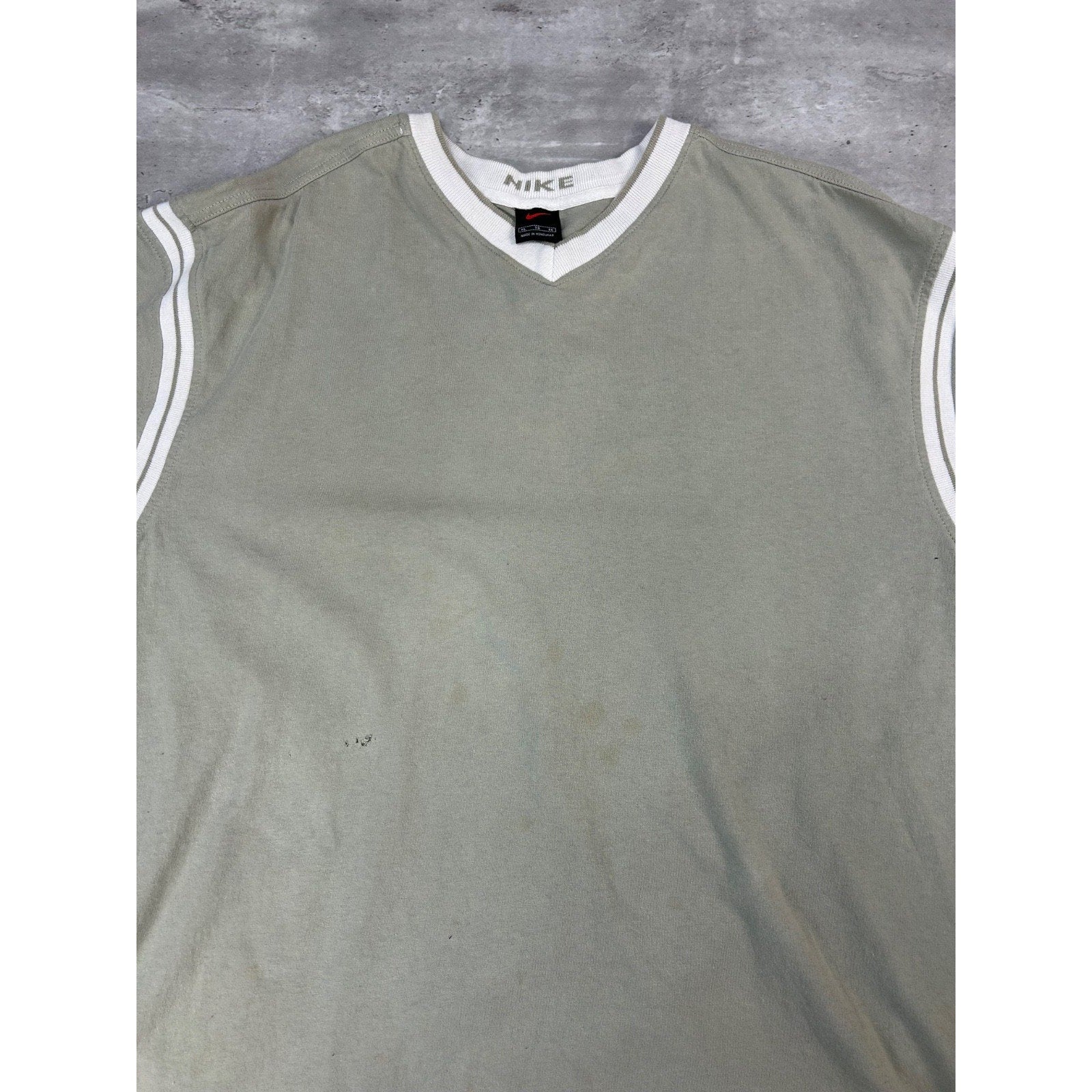 Vintage 2000s Nike Embroidered Swoosh Long Sleeve V-Neck T-Shirt Size XL