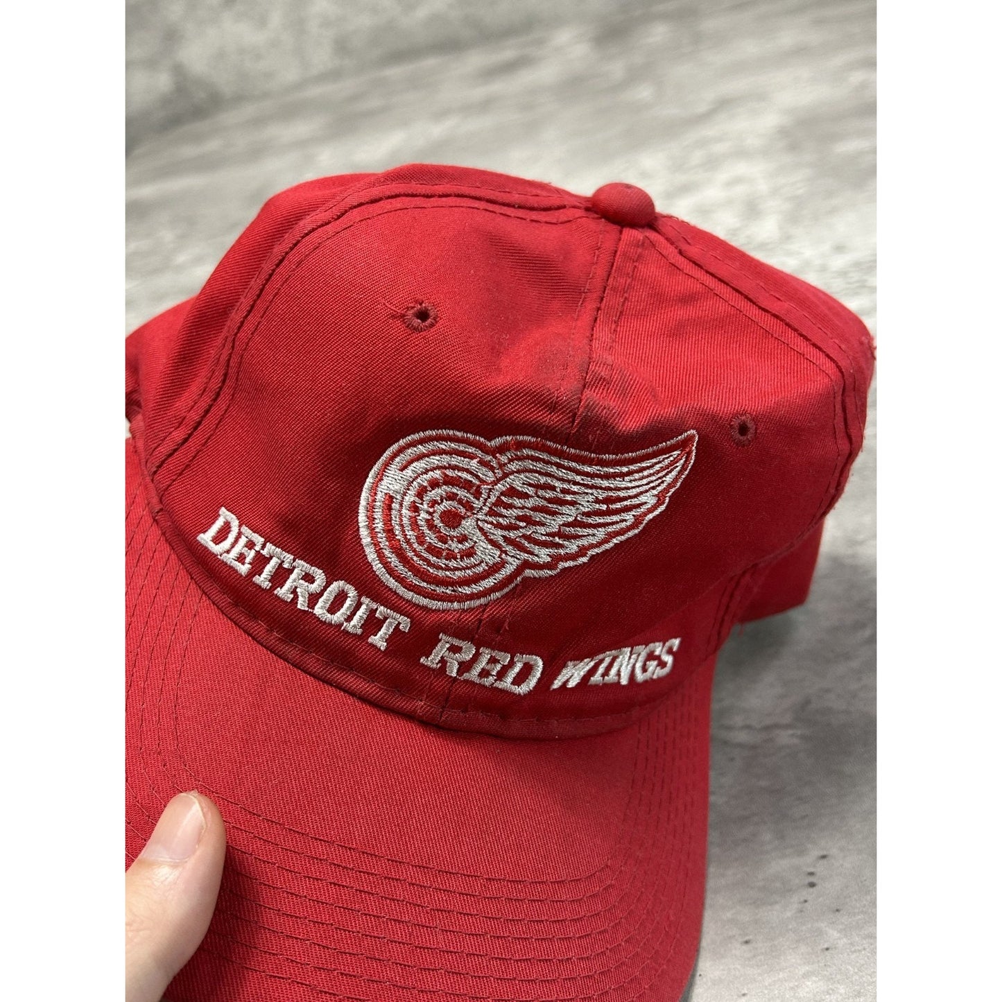 Vintage 90s Detroit Red Wings NHL Embroidered Logo Snapback Hat OSFA