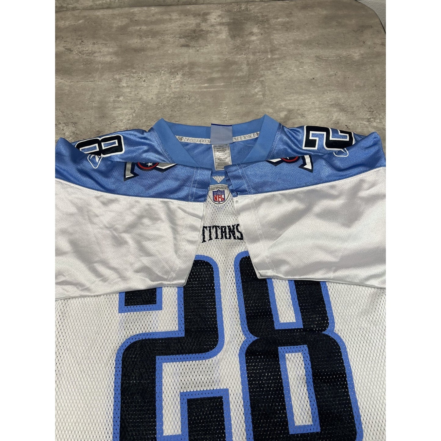Vintage Chris Johnson #28 Tennessee Titans NFL Reebok Football Jersey Size Large