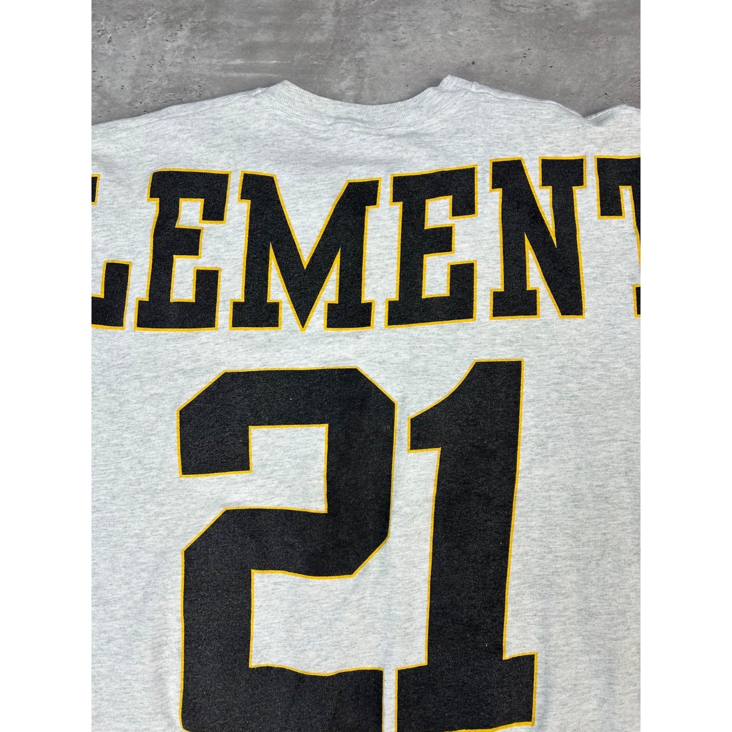 Vintage 1994 Roberto Clemente #21 Pittsburgh Pirates MLB Graphic T-Shirt Size XL