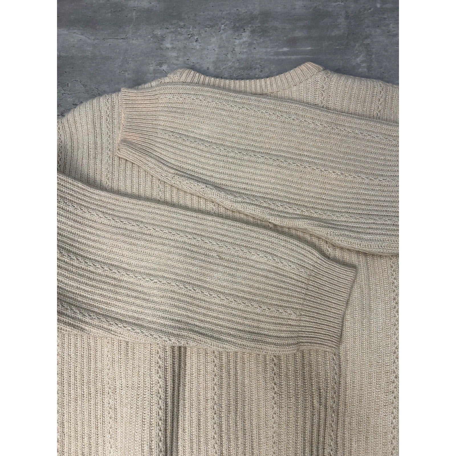 Vintage Chaps Embroidered Crest Cable Knit Style Sweater Size Small