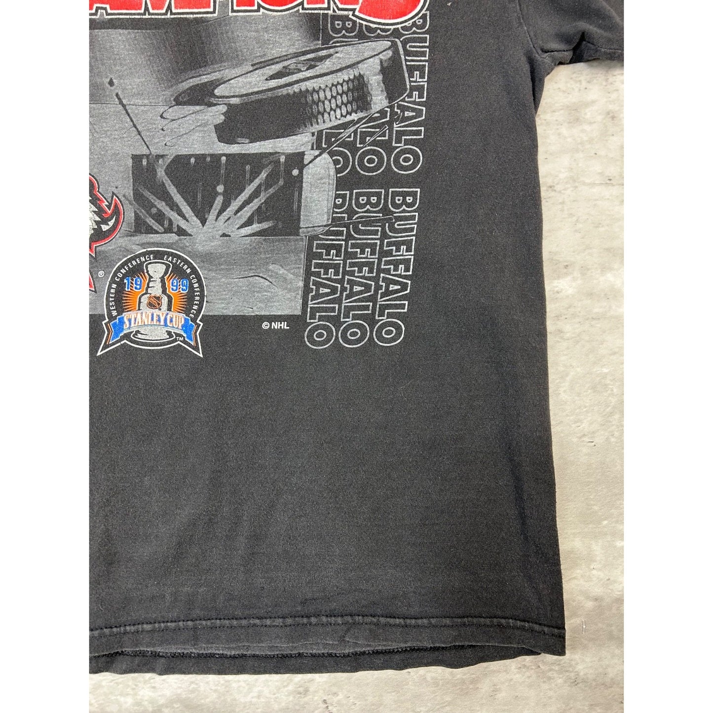 Vintage 1999 Buffalo Sabres NHL Eastern Conference Champs Graphic T-Shirt Large