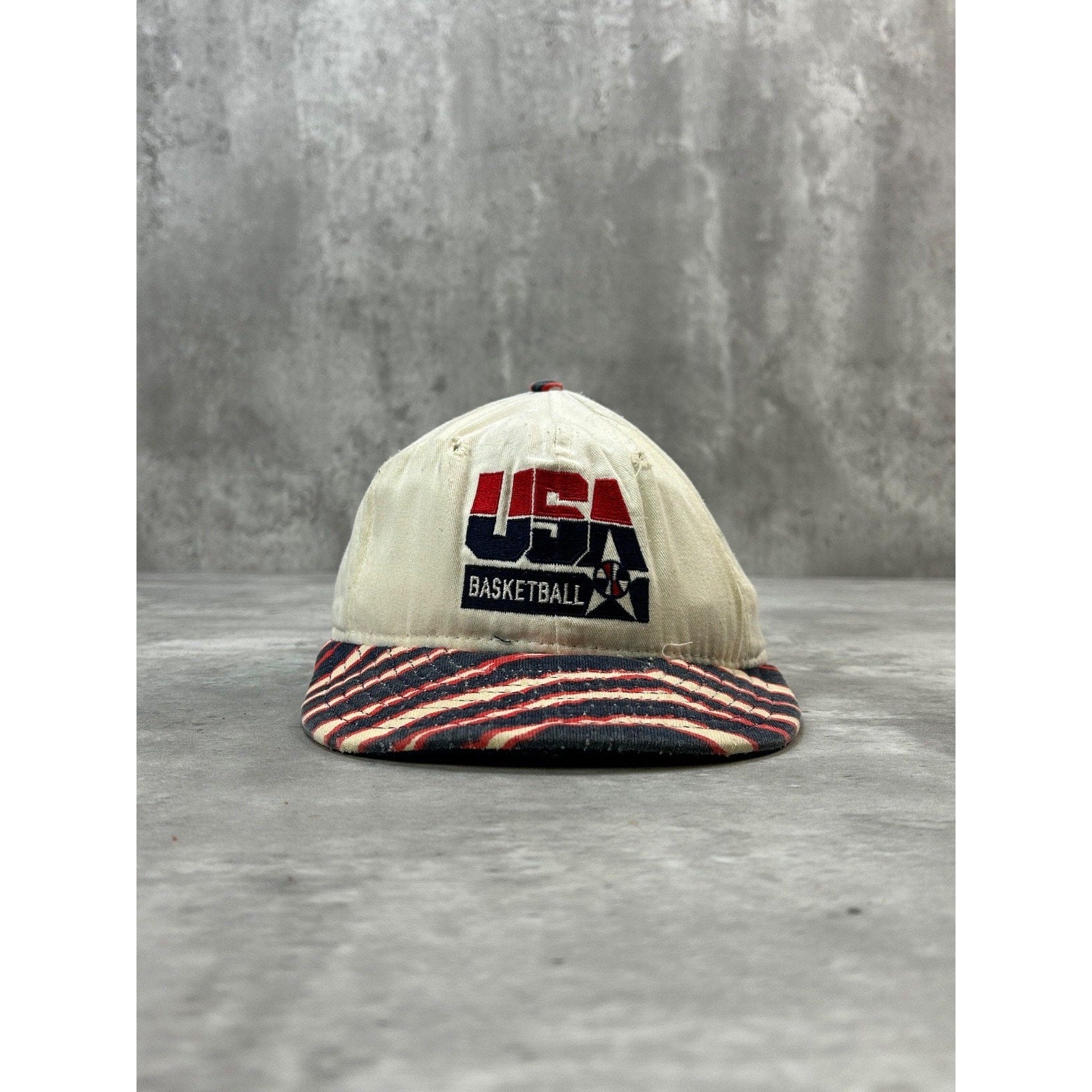 Vintage 90s USA Basketball Dream Team Embroidered Snapback Hat OSFA