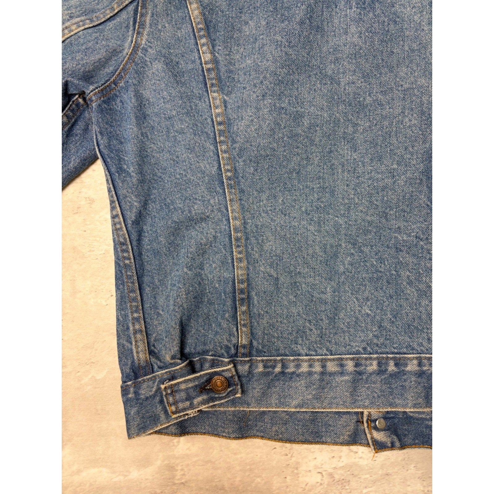 Vintage 90s Levis Red Tab Medium Wash Denim Trucker Jacket Size Medium