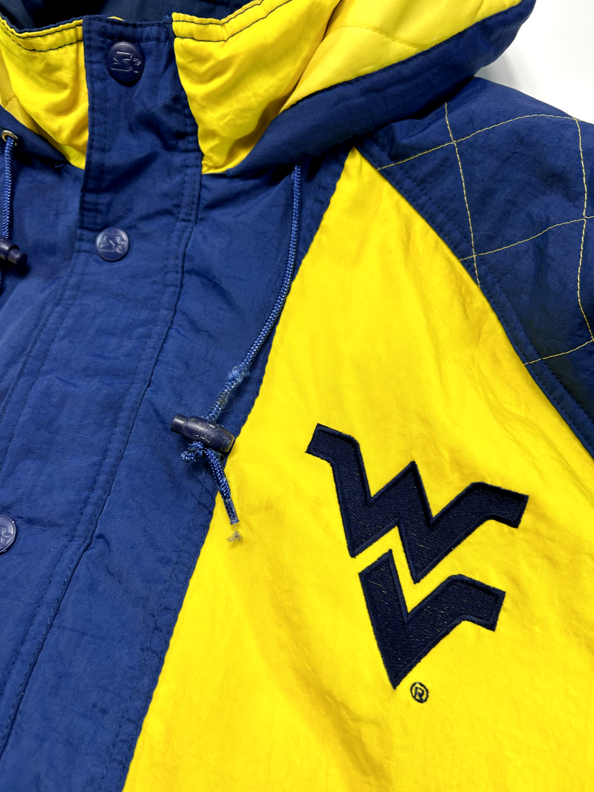 Vintage 90s West Virginia Mountaineers NCAA Insulated Starter Jacket Size XL