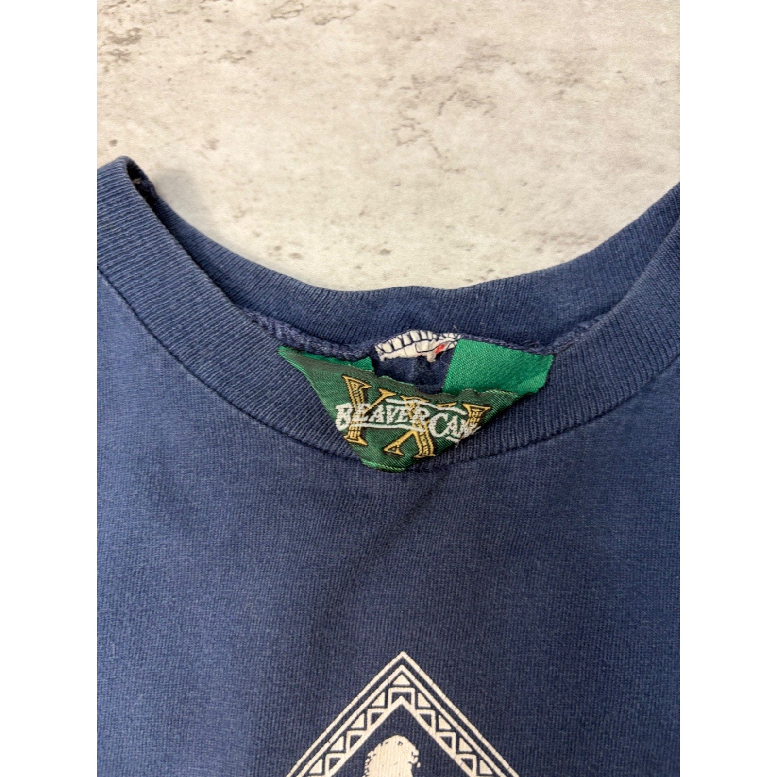 Vintage Beaver Canoe Crest Logo Graphic T-Shirt Size Medium