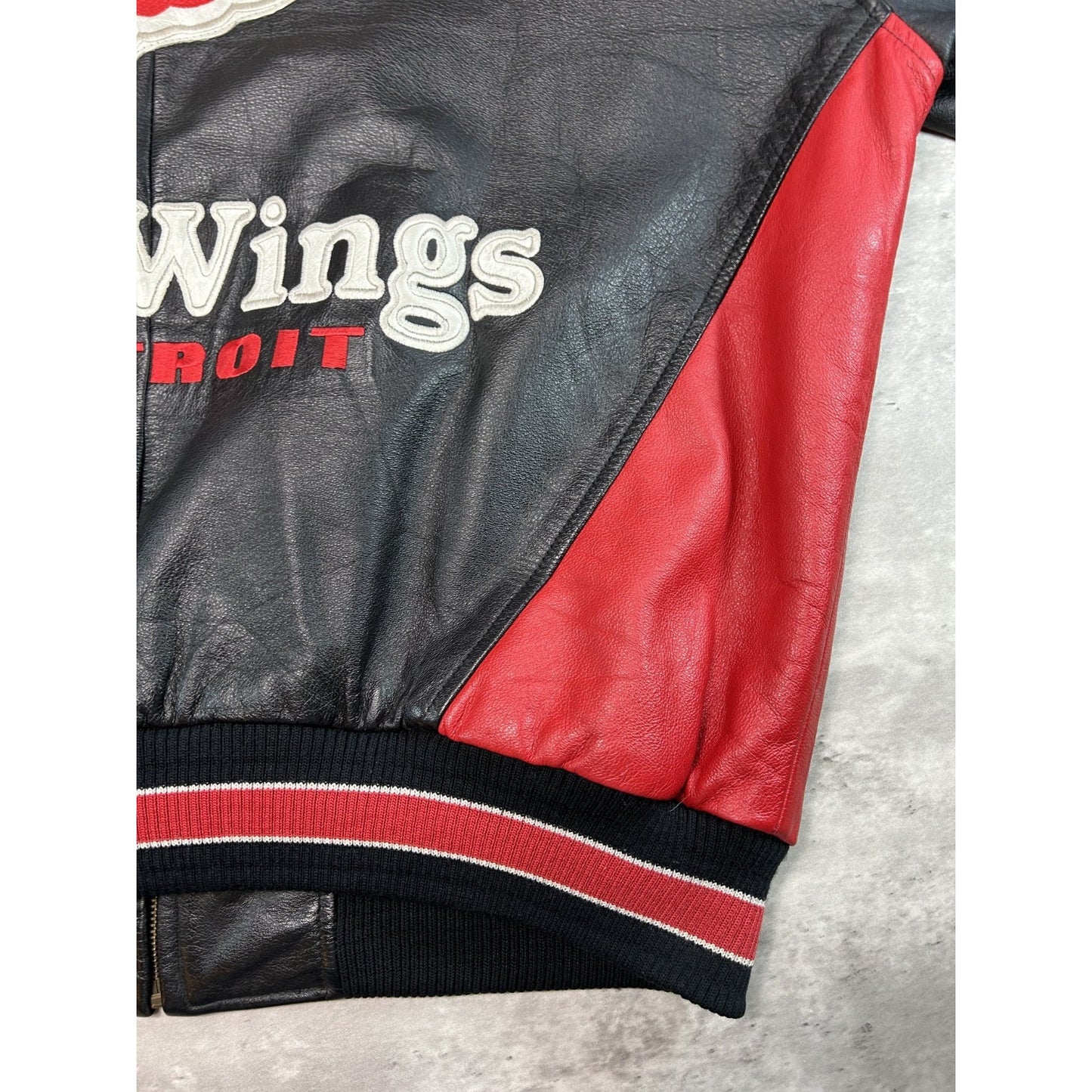 Vintage Detroit Red Wings NHL Embroidered Logo Pleather Jacket Size Large