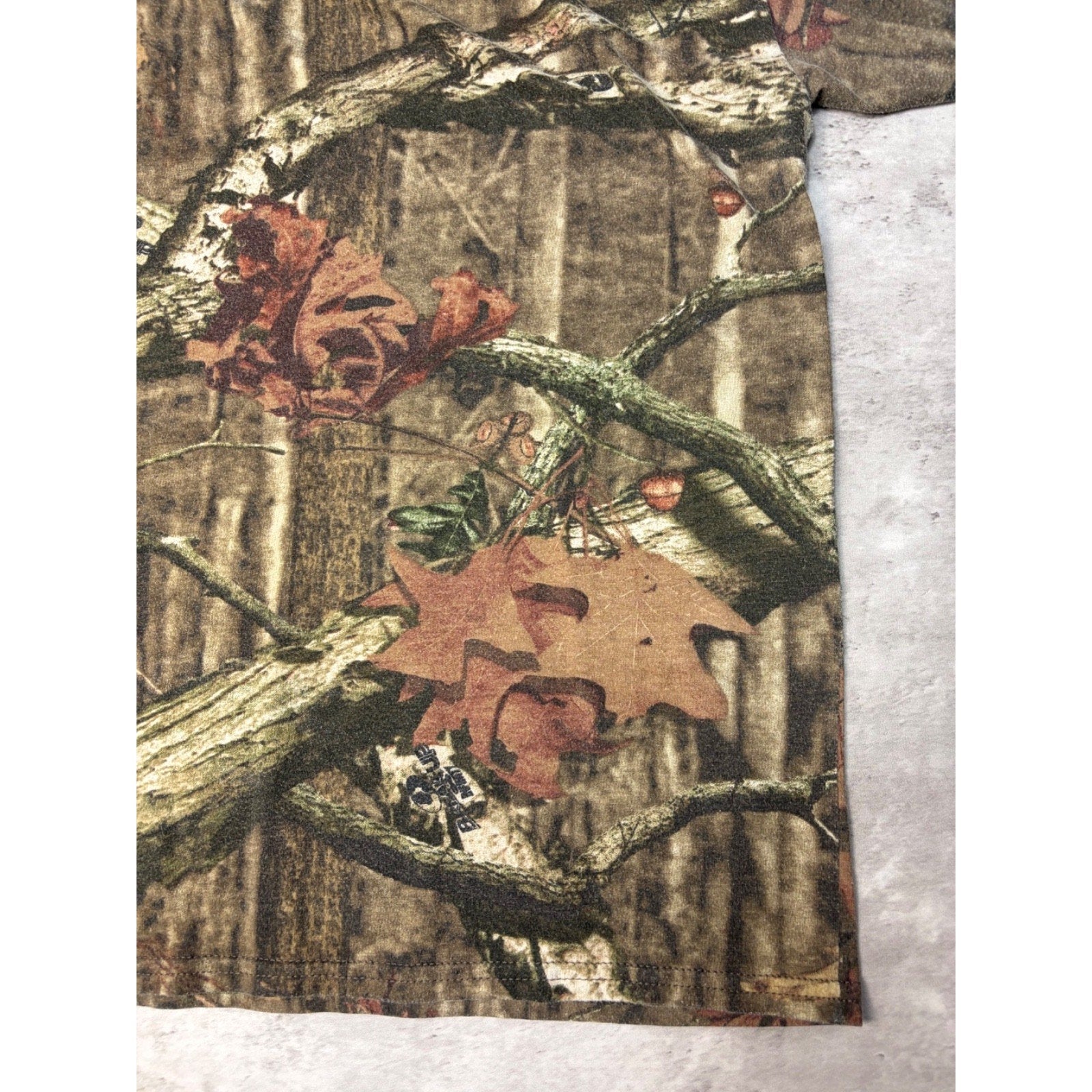 Vintage Mossy Oak Break Up Camo Hunting T-Shirt Size Large