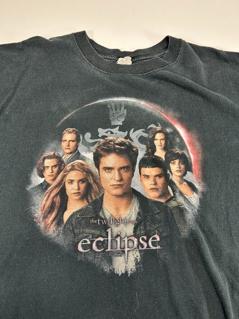 Twilight Eclipse Character Graphic Movie Promo Graphic T-Shirt Size 2XL Black