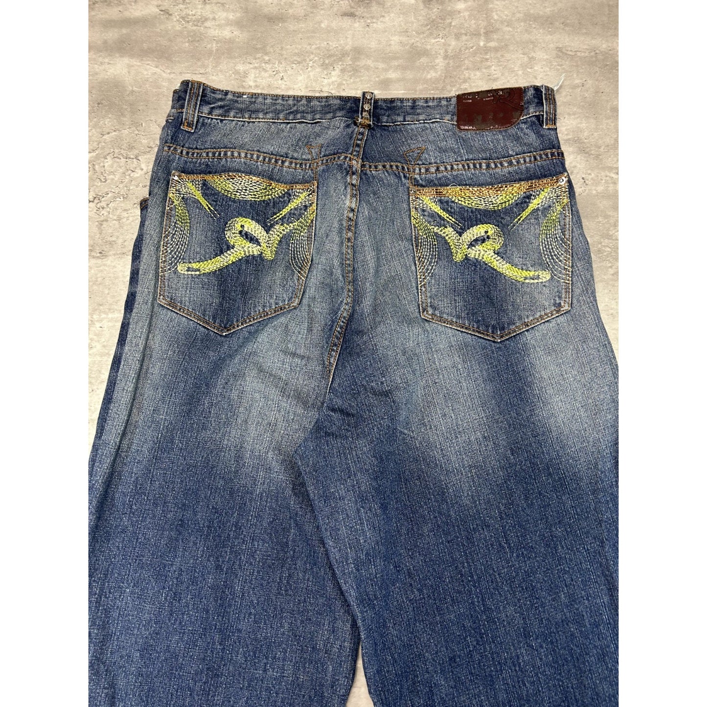 Vintage Y2K Rocawear Baggy Fit Embroidered Pocket Dark Wash Denim Pants Size 38