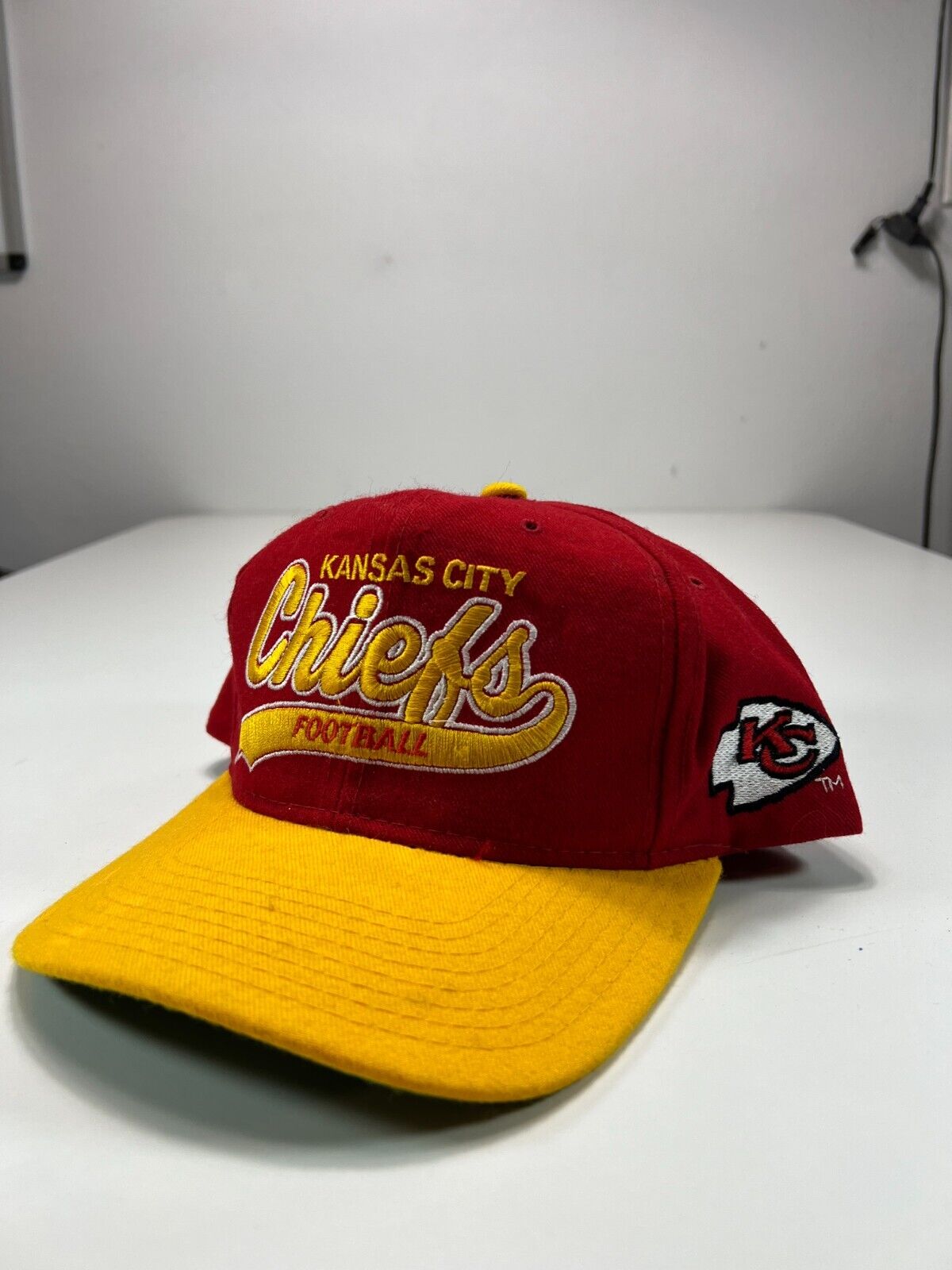 Vintage 90s Kansas City Chiefs NFL Starter Tail Sweep Script Snapback Hat OSFA