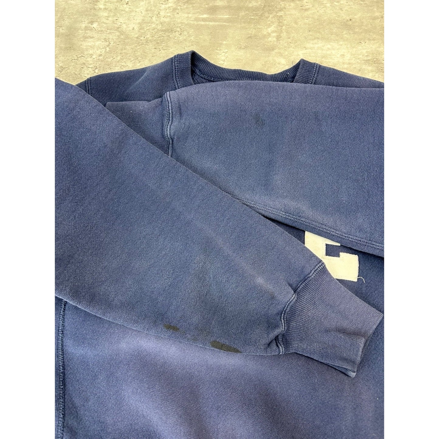 Vintage 90s Yale Bulldogs NCAA Embroidered Spellout Sweatshirt Size Medium