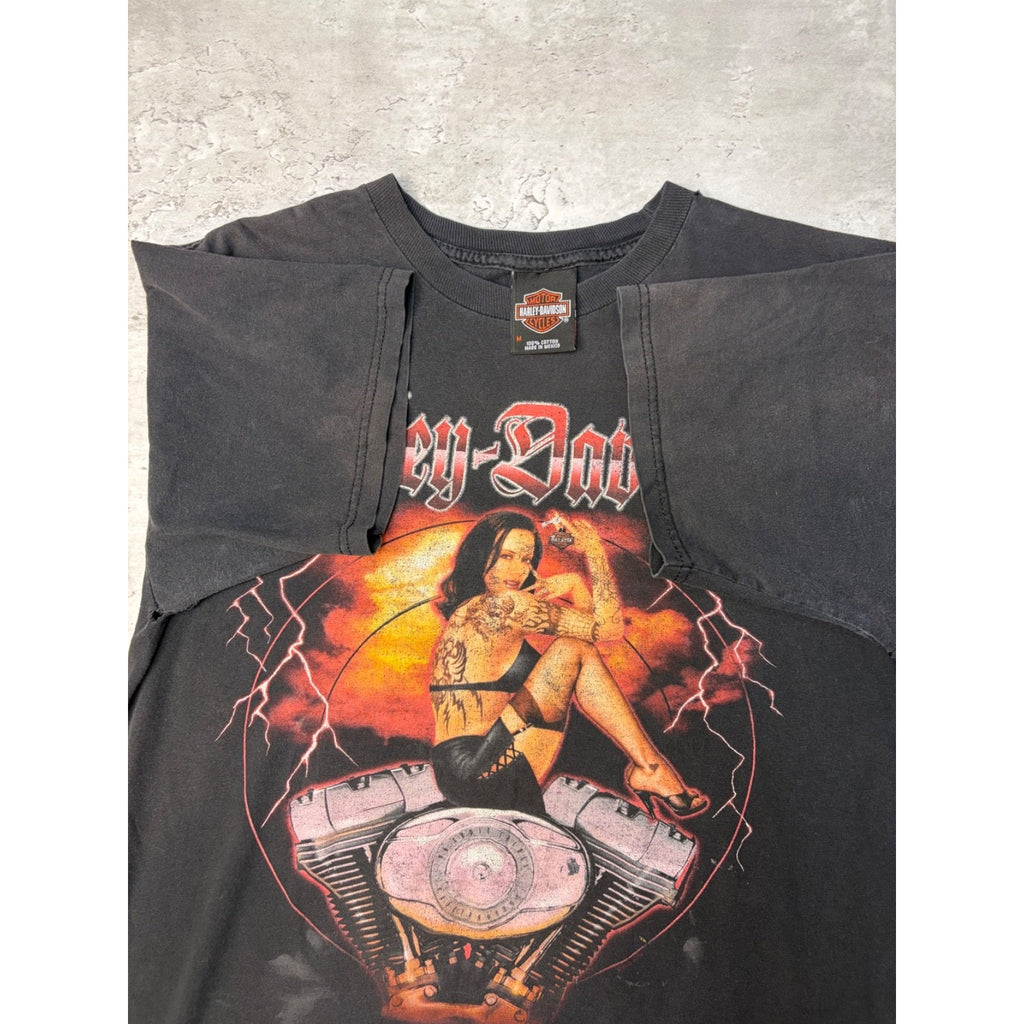 Vintage Harley Davidson Pin Up Engine Graphic T-Shirt Size Medium